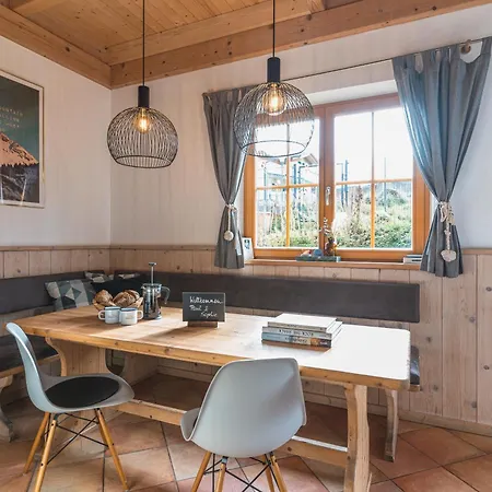 Dorfchalets - Berta Inkl Tauern Therme Eintritt & Sommerkarte * Капрун